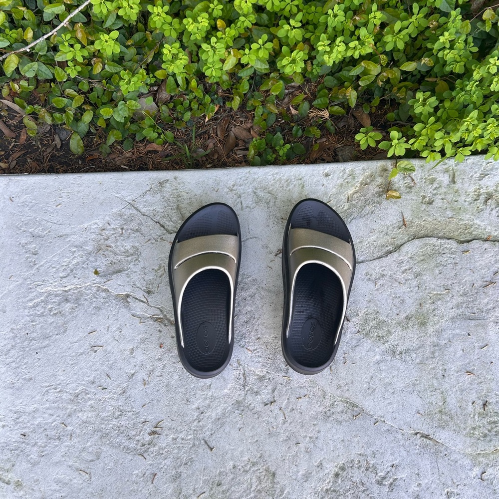 OOFOS Oomega Ooahh Luxe Latte Women's Sandals